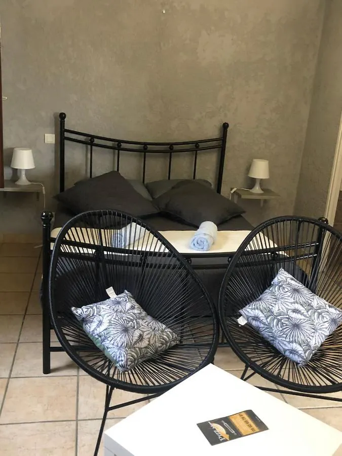 Chez Anide Bed & Breakfast Cannet 0*,