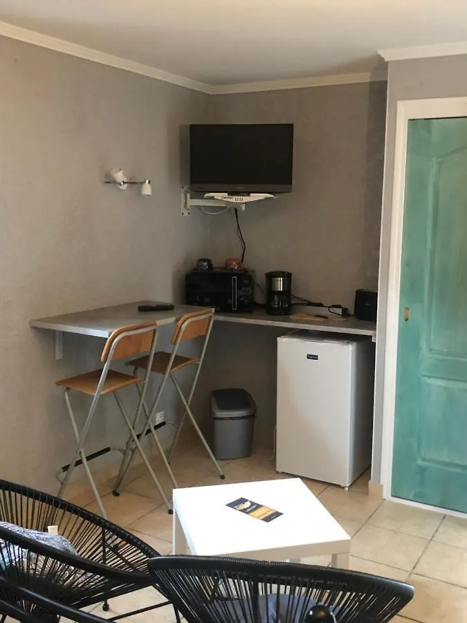 Chez Anide Bed & Breakfast Cannet 0*,  France